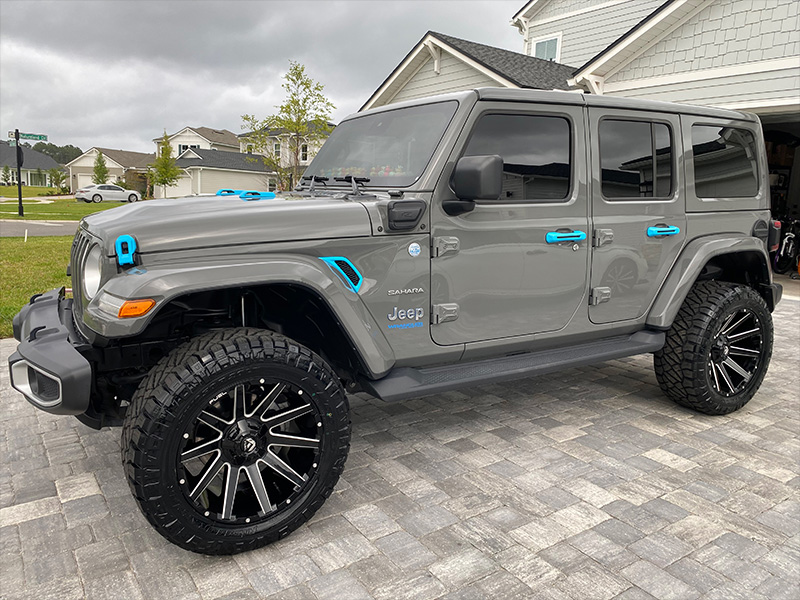2021 Jeep Wrangler Fuel Contra 20x10 Nitto Ridge Grapplers 33x12 50r20 1 5in Rough Country Body Lift 