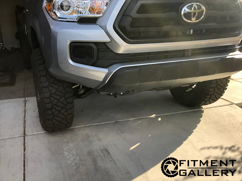 2021 Toyota Tacoma Sr Helo He878 17x9 Nitto Ridge Grapplers 285 70r17 3 5 Inch Rough Country Suspension Lift 