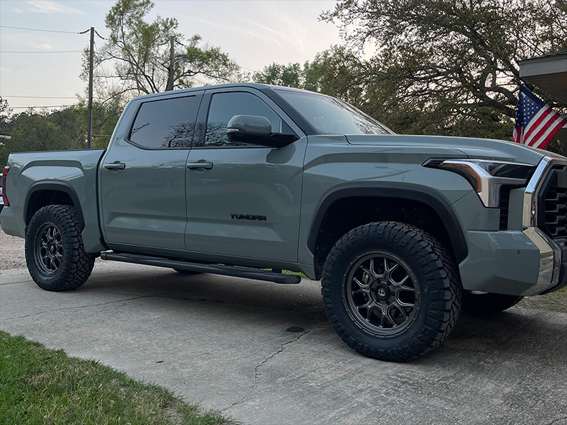 2022 Toyota Tundra Sr5 Fuel Tech D672 20x9 Nitto Ridge Grappler 35x12 50r20 2in Rough Country Leveling Kit 